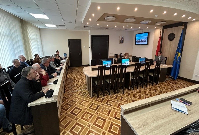 В администрации Октябрьского района г. Гродно 18.03.2026 состоялся семинар с председателями гаражных потребительских кооперативов Октябрьского района г. Гродно