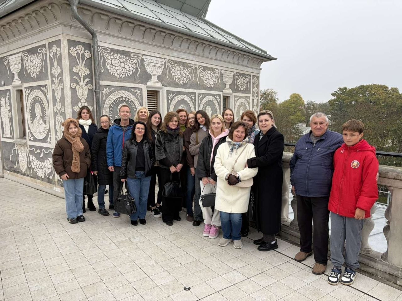 В рамках Недели родительской любви профсоюзный комитет Гродненского зонального ЦГЭ организовал для сотрудников и их детей посещение одного из самых знаковых мест нашего города - Старого замка.