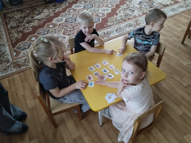 «Отгадай лишнее»