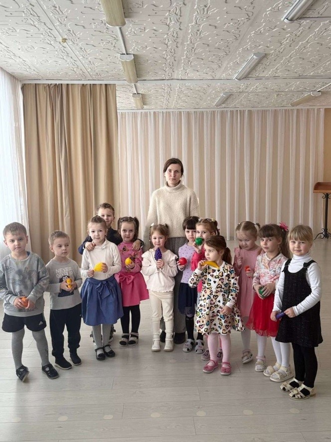 Игра-беседа «Вирусам нет: витаминный щит»